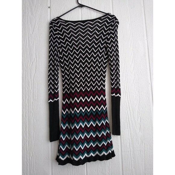 White House Black Market Women’s Chevron Knitted Long Sleeve Short Dress Sz XS - Picture 4 of 5
